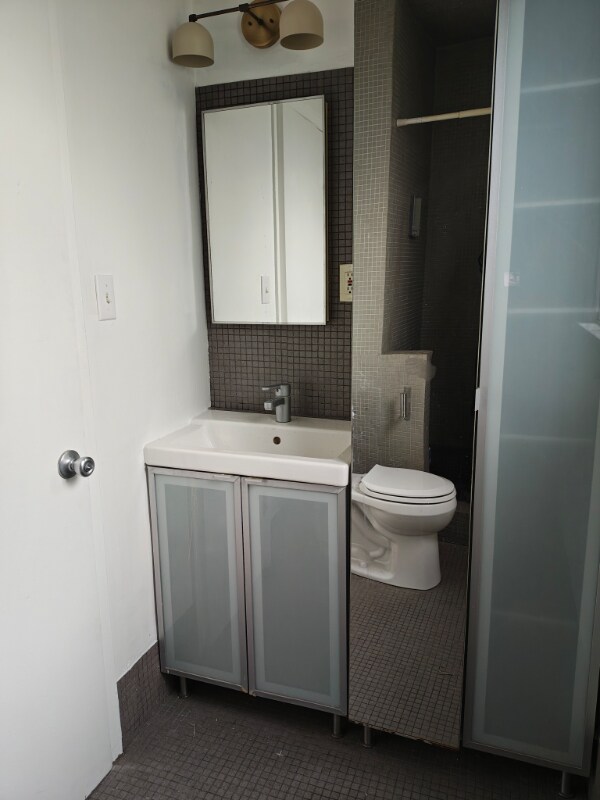 Building Photo - 250 3rd Ave