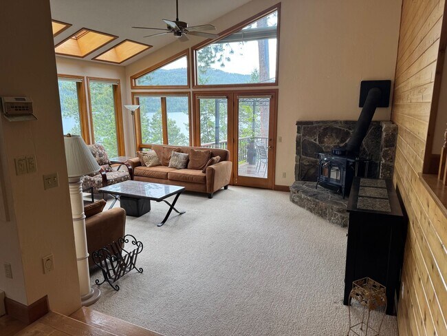 Building Photo - Rental on Whitefish Lake - 4 Bedroom 3 bath - $5,800 Per Month