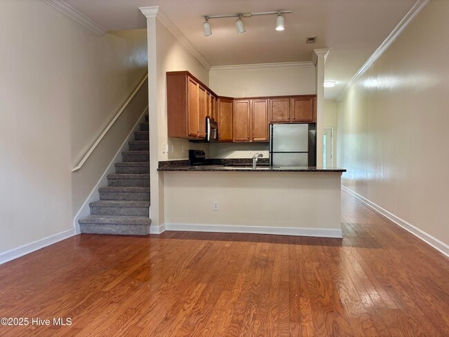 Building Photo - 1617 Shoreline Pl