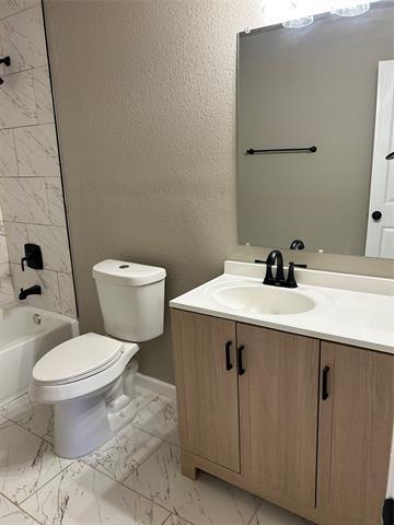 Building Photo - 2815 Hedgerow Dr