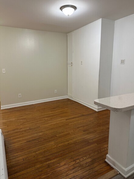 Building Photo - 3121 Corlear Ave