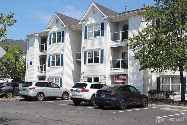 Building Photo - 732 Waterford Dr