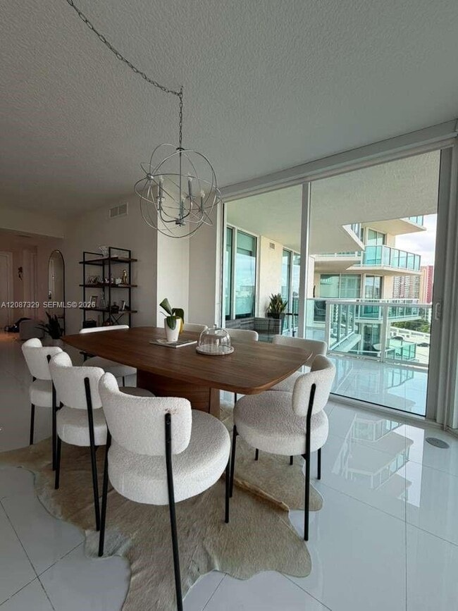 Building Photo - 200 Sunny Isles Blvd