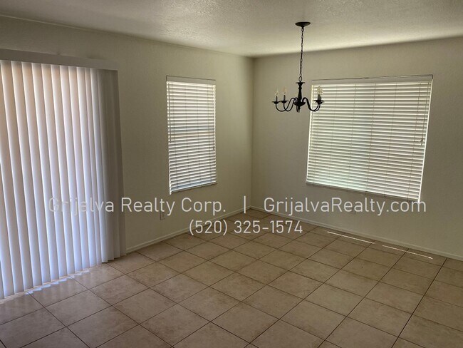 Building Photo - 3 Bedroom, 2.5 Bath House w/ Loft for Rent in Starr Pass  (Star Pass/Mission)