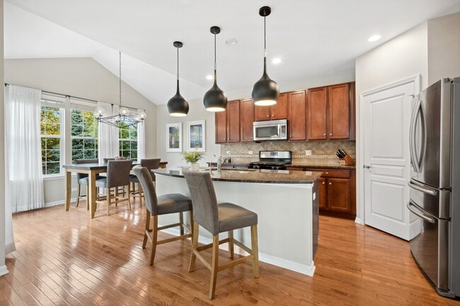 Building Photo - 3146 Valcour Dr