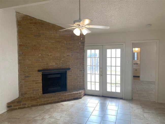 Building Photo - 3408 Lynridge Dr