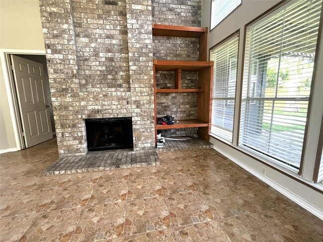 Building Photo - 339 El Toro Ln