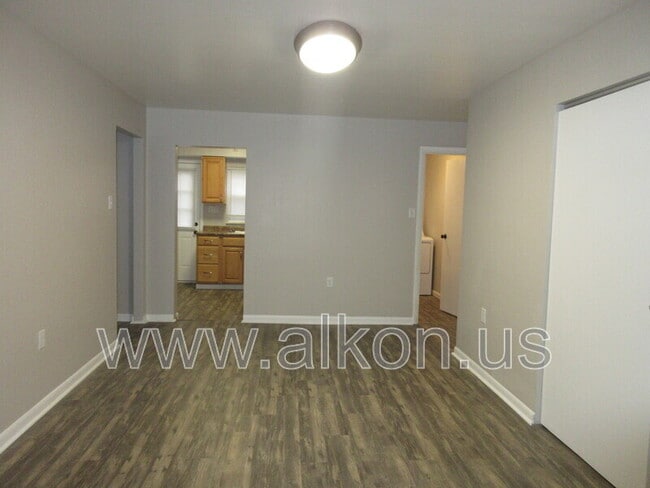 Building Photo - 2128 Eccles St