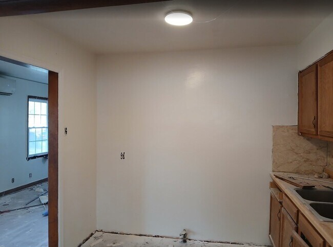 Building Photo - 2751 Henley Dr