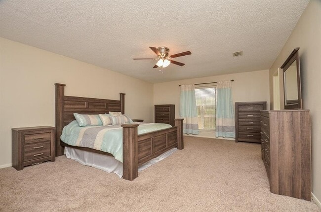 Building Photo - 3514 W Creek Club Dr