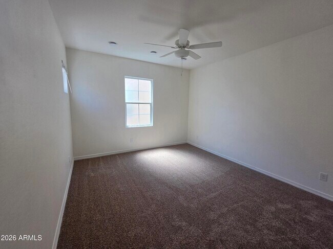 Building Photo - 221 E Balsam Dr