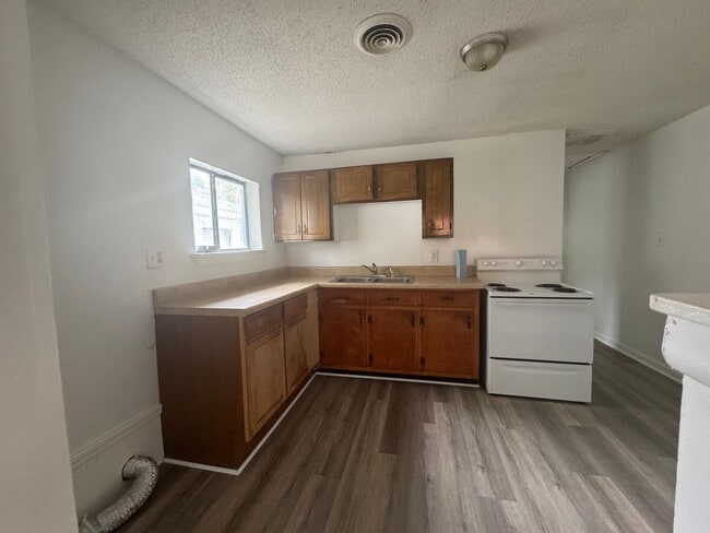 Building Photo - 4360 Dorris St