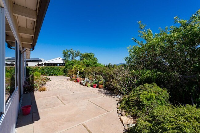 Building Photo - Large Traditional Home in La Mesa!