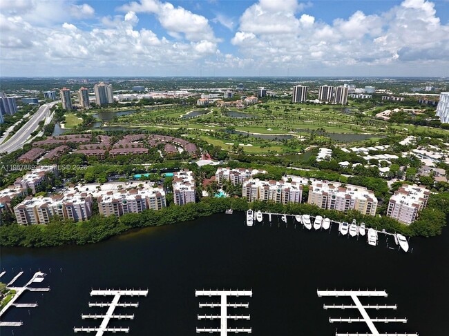 Building Photo - 19901 E Country Club Dr