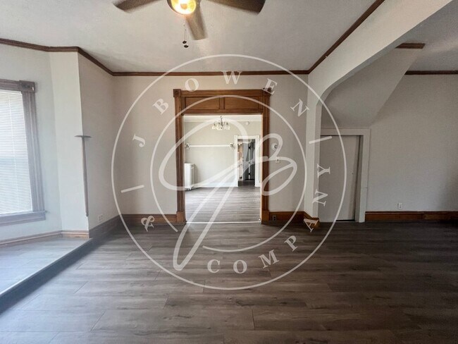 Building Photo - "Charming 3-Bedroom with 2 Full Baths in t...