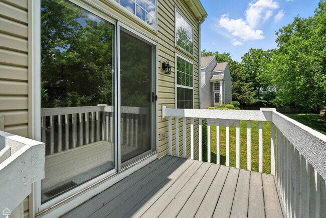 Building Photo - 223 Mistwood Ln