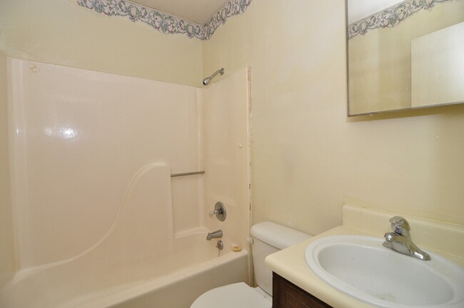 Building Photo - 4524 Bonnell Dr NW