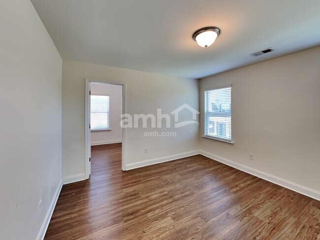 Building Photo - 1327 Weatherbrook Cir