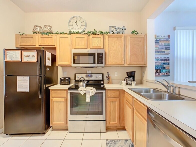 Building Photo - 5722 Delorean Dr