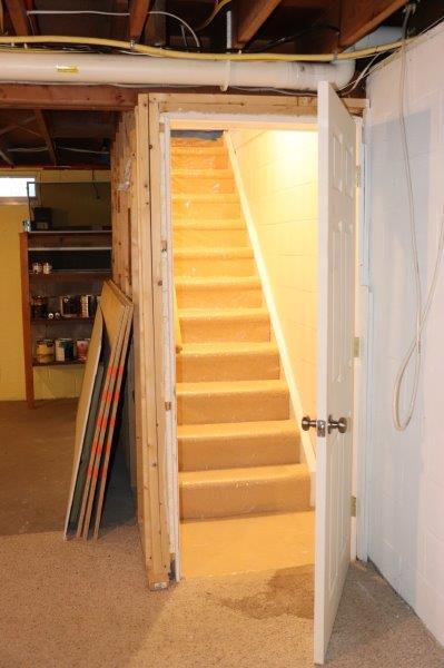 Building Photo - 300 Caroline St