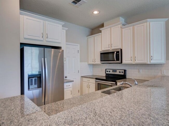 Building Photo - 2566 Amati Dr
