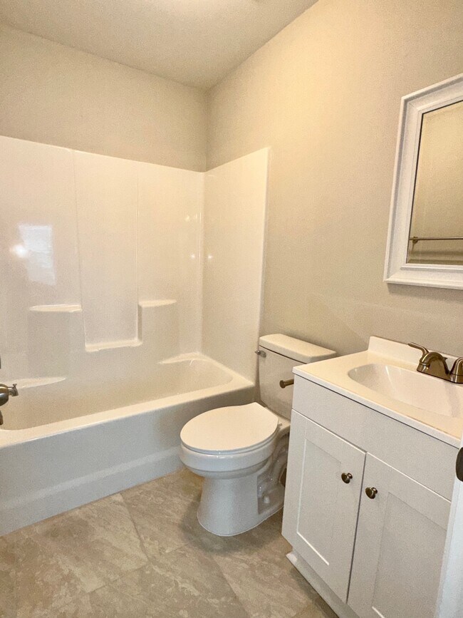 Building Photo - 2879b Jubilee Dr