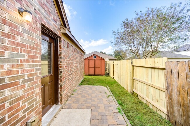 Building Photo - 2102 Indian Clearing Trail