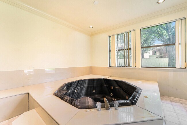 Building Photo - 1743 Randons Point Dr