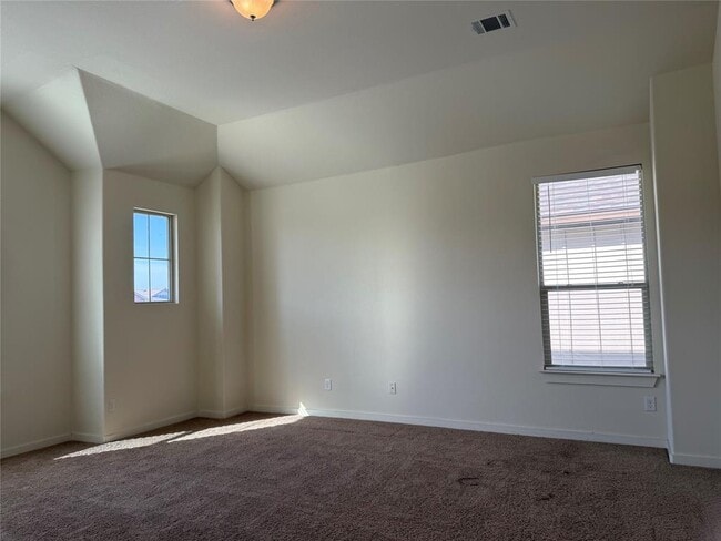 Building Photo - 16101 Hawthorne Heights Trail