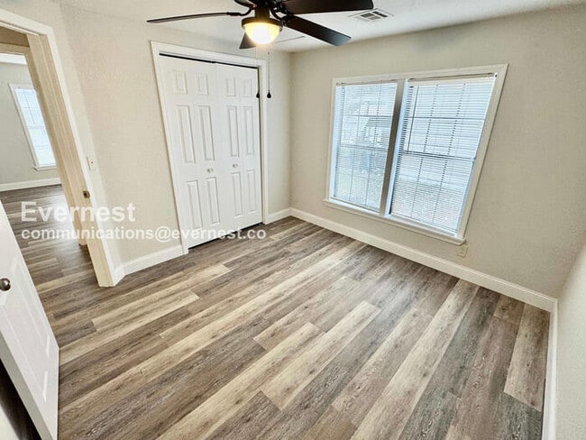 Building Photo - 813 J St NW