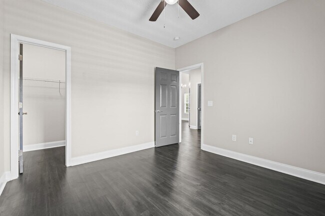 Building Photo - 5026 Belleglen Ct