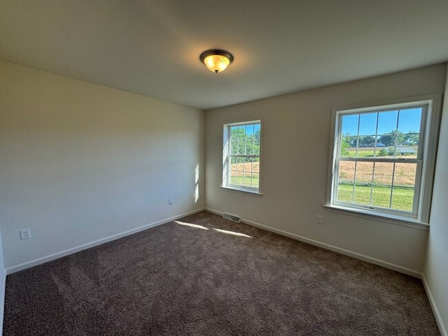 Building Photo - 4 Bed 3 Bath Updated Home In Lititz