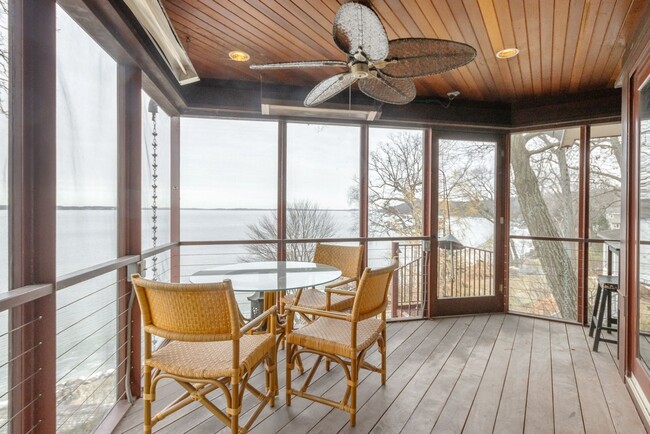 Building Photo - Lake Mendota Dream Home in Desirable Sprin...