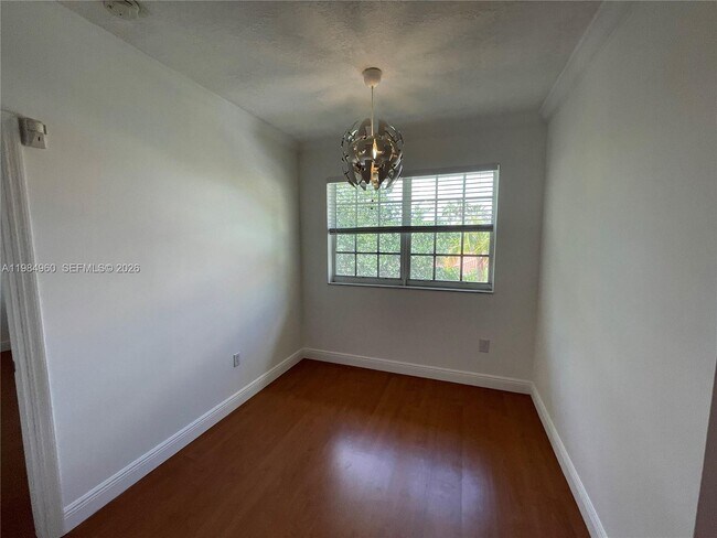 Building Photo - 140 SW 117th Ave