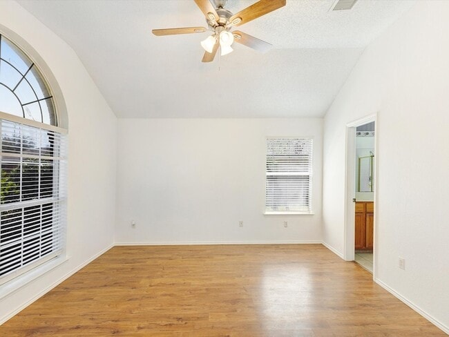 Building Photo - 823 Ashley Pl