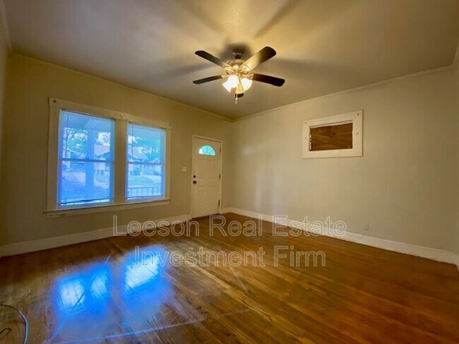 Building Photo - 649 Merrick St