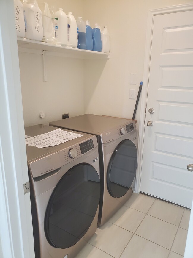 Laundry Room - 1126 Loganberry Dr