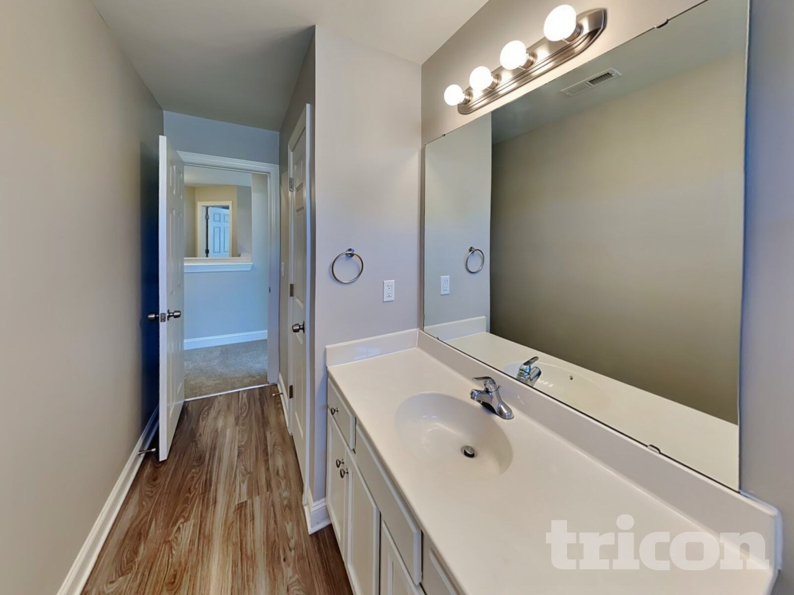 Building Photo - 1100 Bungalow Dr