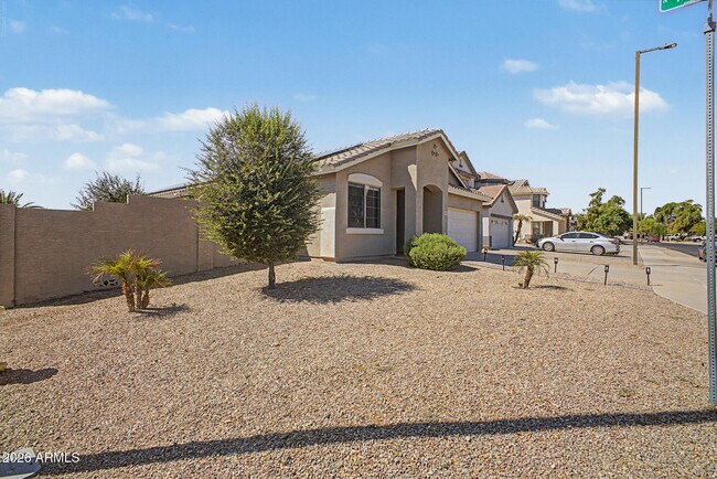 Building Photo - 15207 W Windward Ave