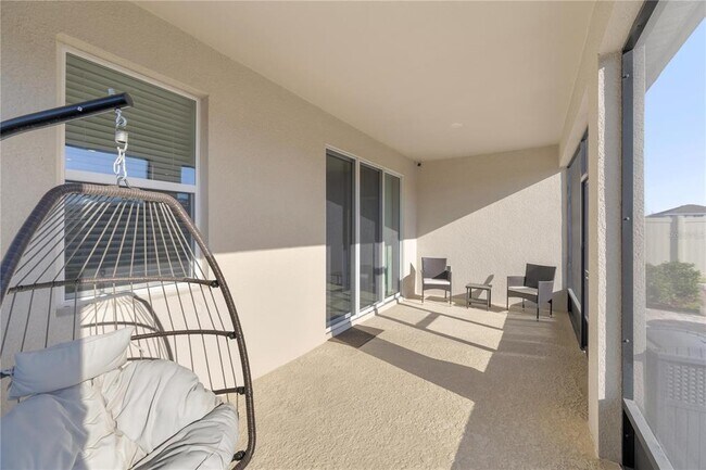 Building Photo - 8899 SW 50th Ave