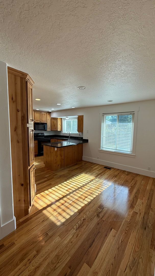 Building Photo - Large Single Family Lehi Home available now!