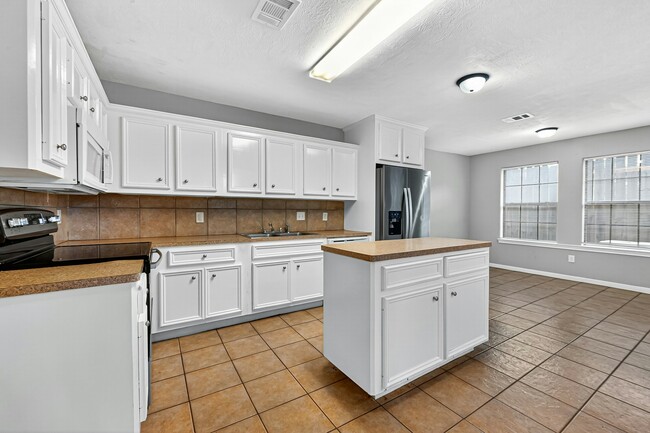 Building Photo - 10035 Morocco Rd