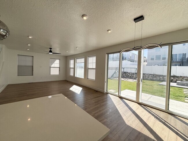 Building Photo - 6086 W Esker Terrace Ln