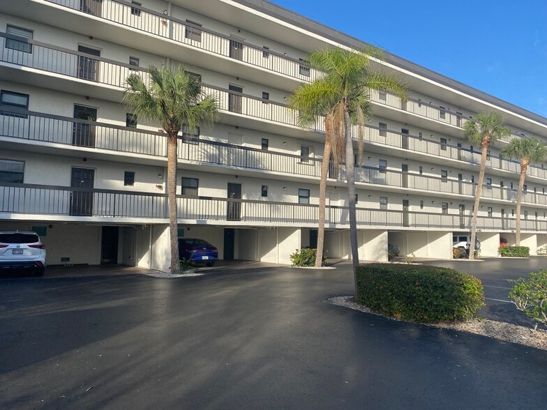 Building Photo - 1012 Anglers Cv