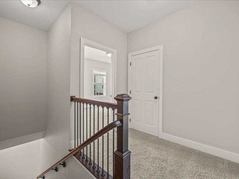 Building Photo - 417 grady way