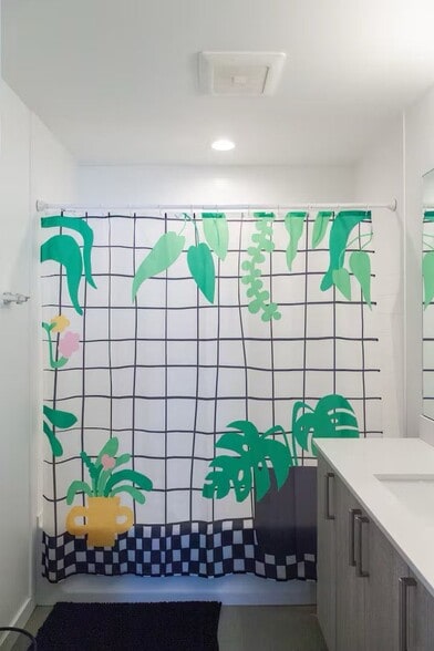 Building Photo - Fully Furnished Home in Green Lake Area!!!