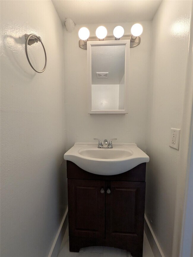 Building Photo - 2456 NW 52nd Ave