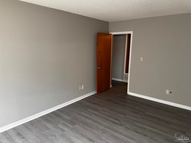 Building Photo - 5941 Leesway Blvd