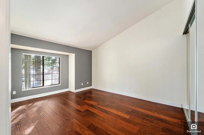 Building Photo - 298 Eastridge Dr