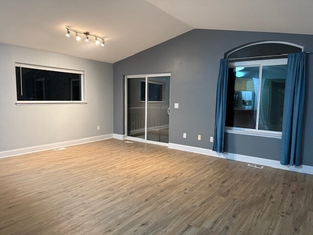 Building Photo - 6522 E 9th Ave